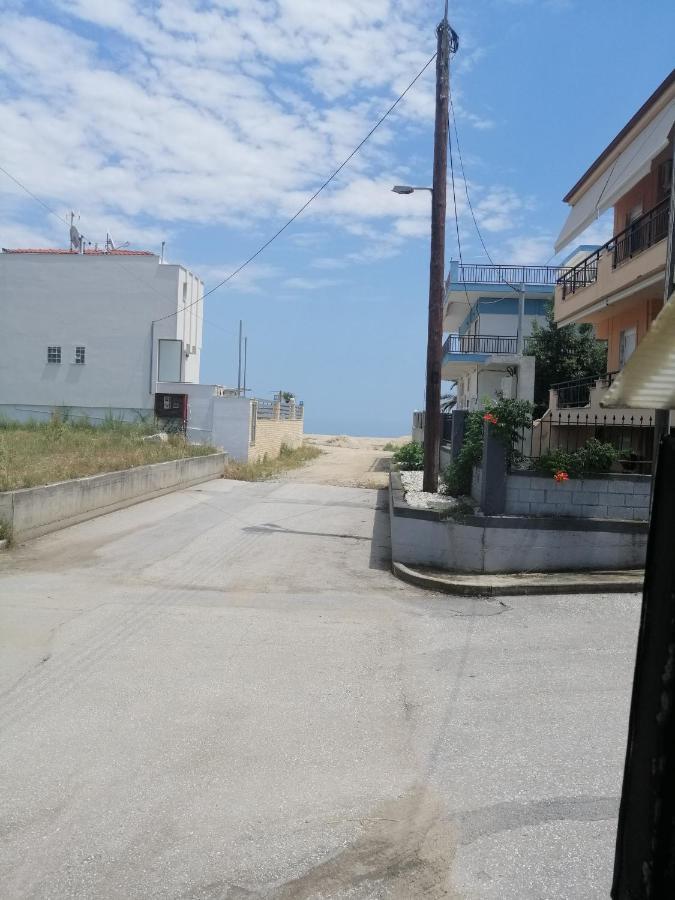 Apartments Christina Nea Vrasna Ngoại thất bức ảnh