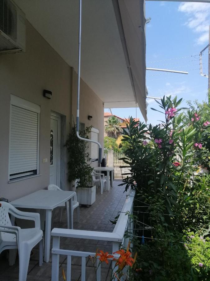 Apartments Christina Nea Vrasna Ngoại thất bức ảnh