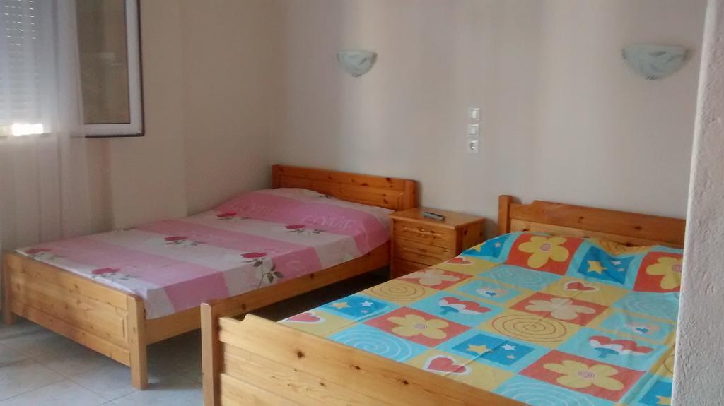 Apartments Christina Nea Vrasna Ngoại thất bức ảnh